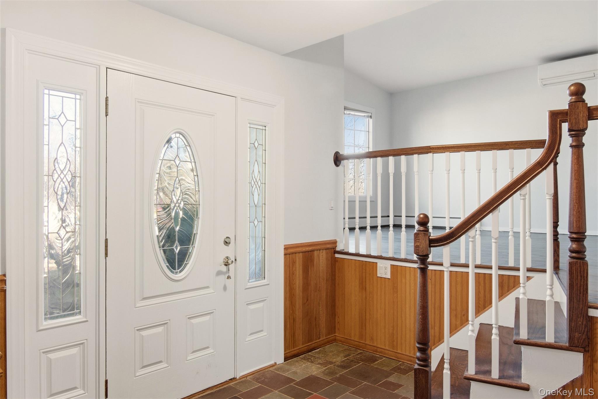 111 Schneider Lane, Hauppauge, NY 11788