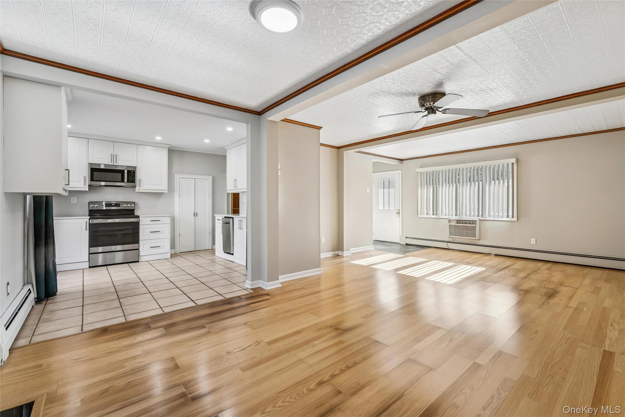 5 Haiti Lane, Coram, NY 11727