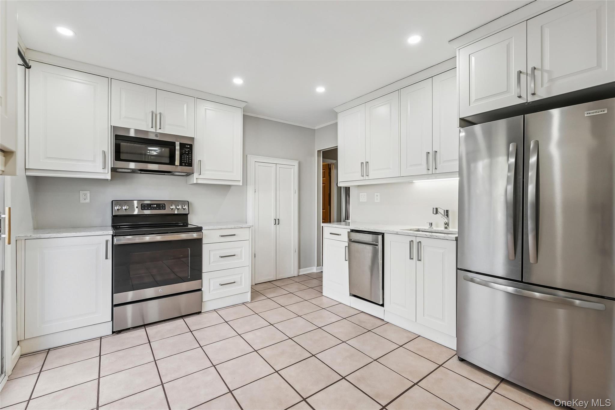 5 Haiti Lane, Coram, NY 11727