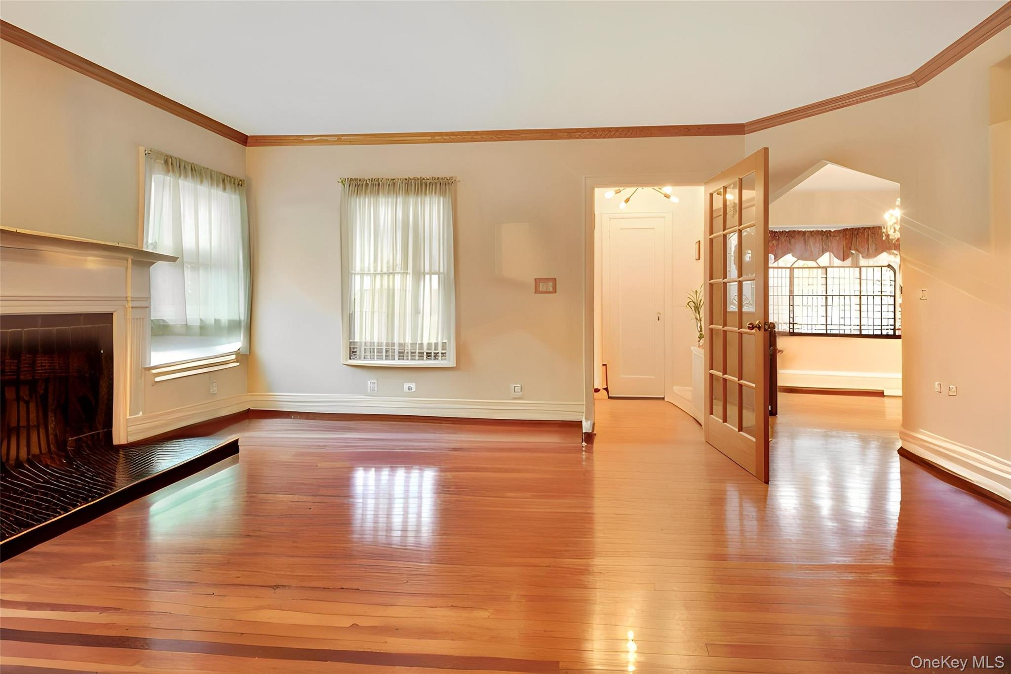 18 School Street, Malverne, NY 11565