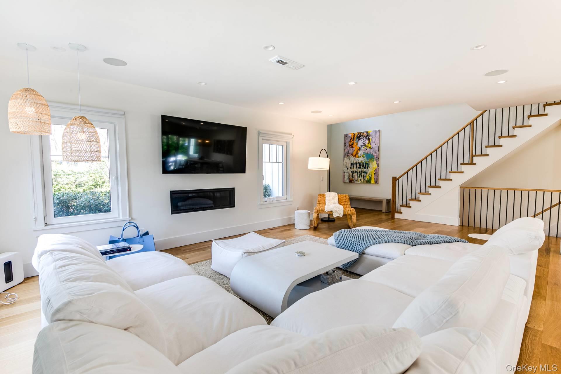 40 Edwards Avenue, East Hampton, NY 11937