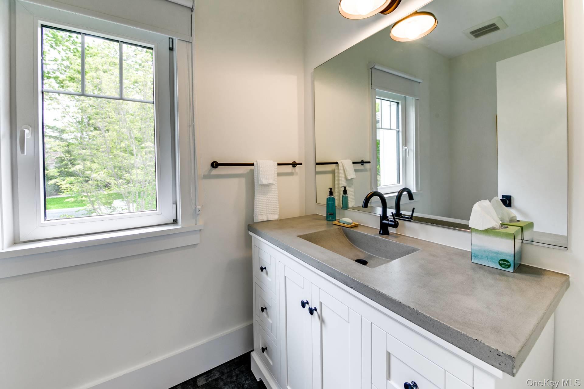 40 Edwards Avenue, East Hampton, NY 11937