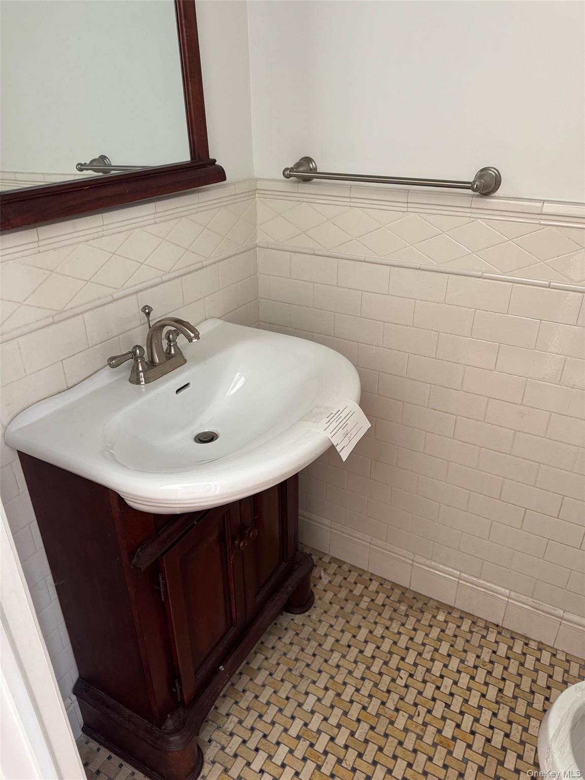 19 Lanark Road, Yonkers, NY 10705