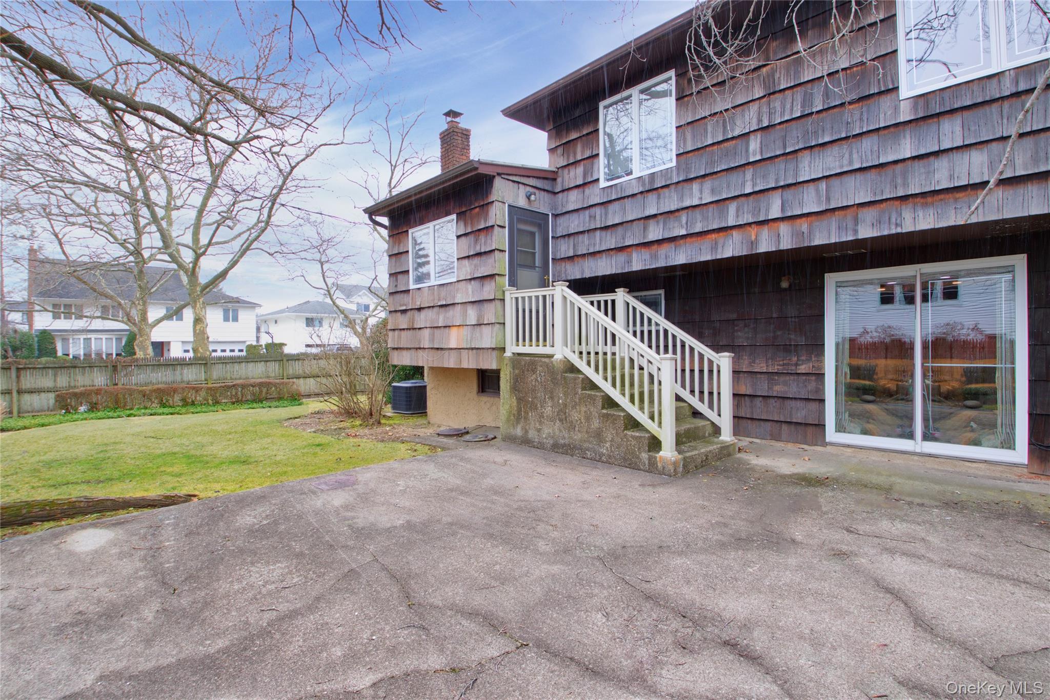 1066 Cedarhurst Street, Valley Stream, NY 11581