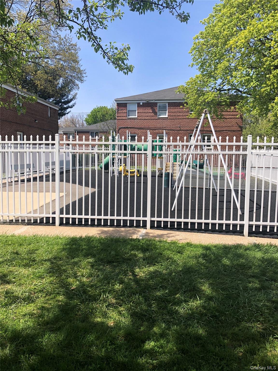 224-38 Kingsbury Ave # A, Bayside, NY 11364