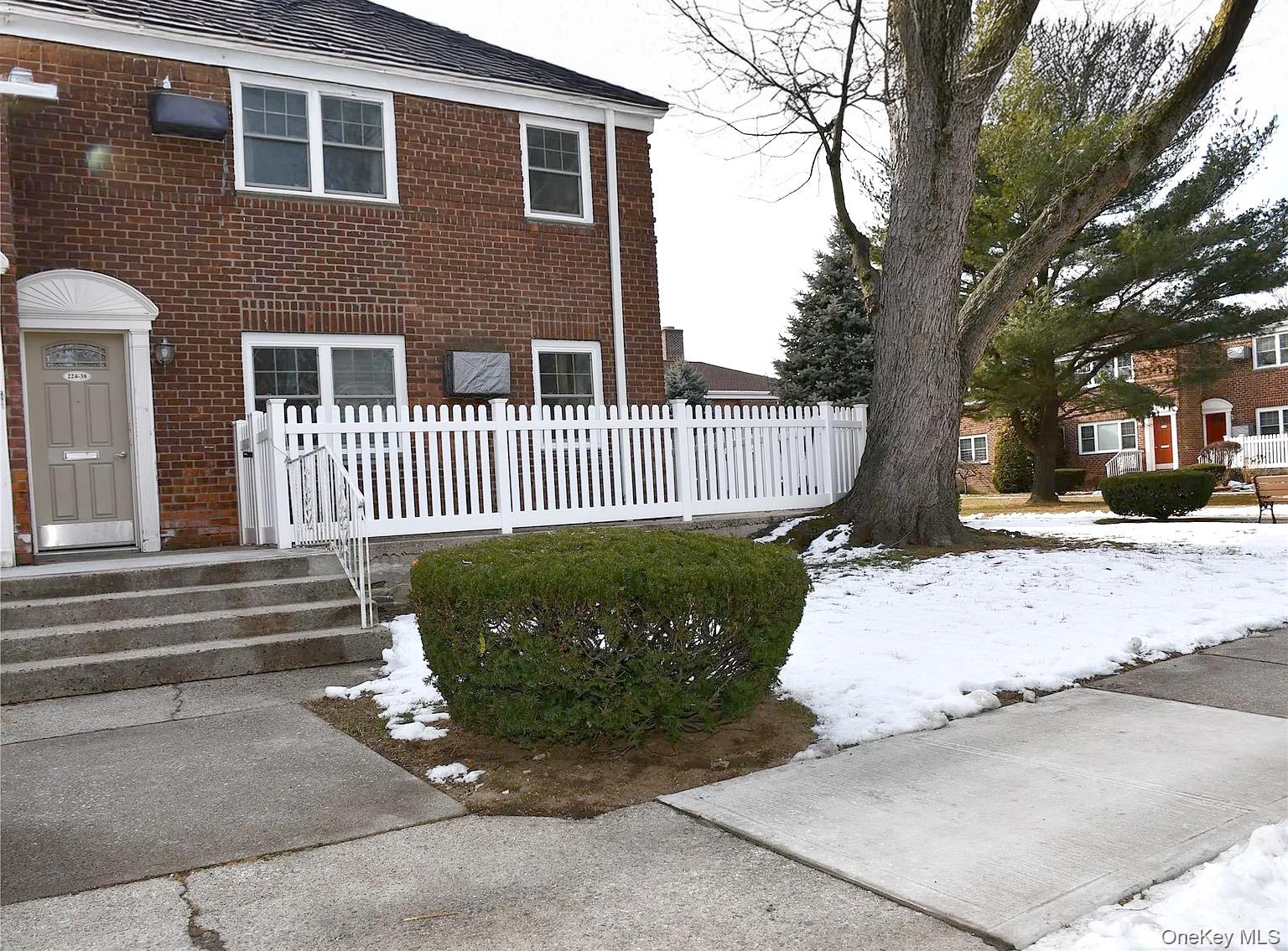 224-38 Kingsbury Ave # A, Bayside, NY 11364
