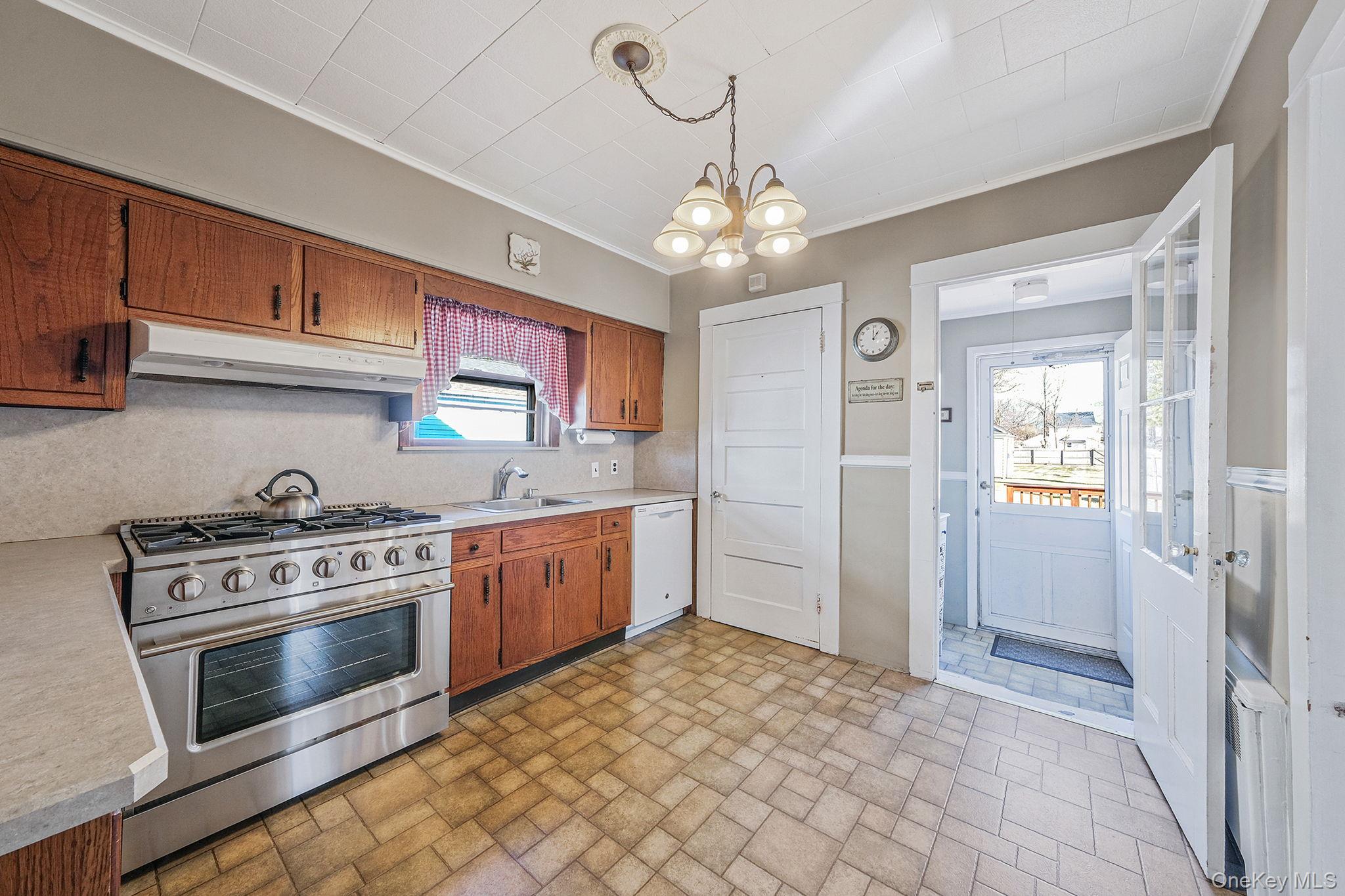 183 West Avenue, Patchogue, NY 11772