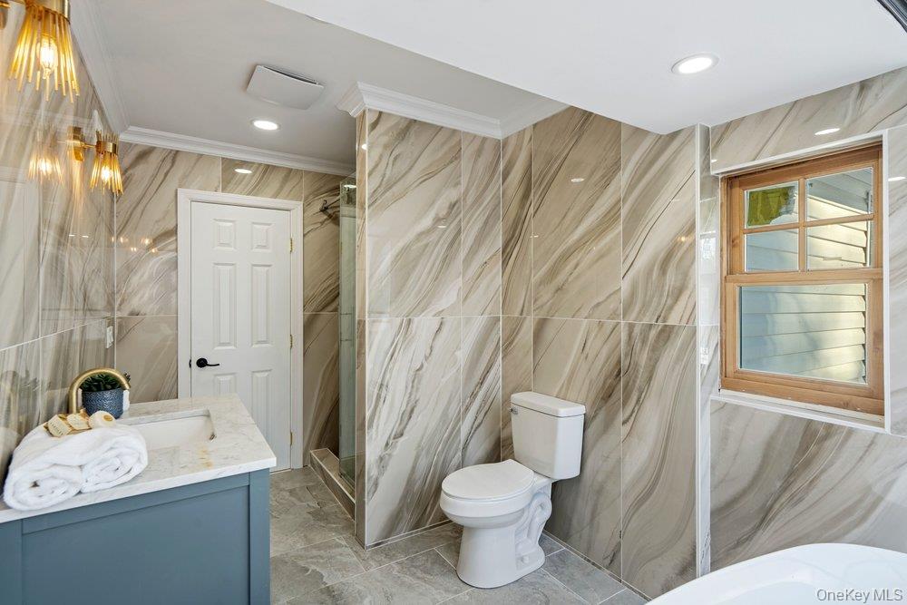 497 Woodbury Road, Cold Spring Harbor, NY 11724