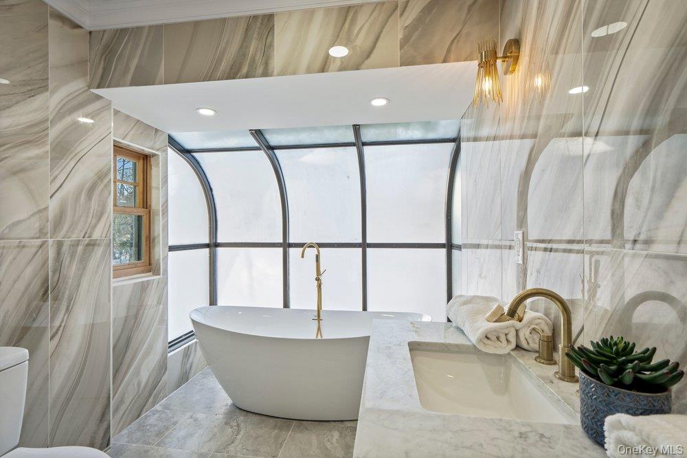 497 Woodbury Road, Cold Spring Harbor, NY 11724