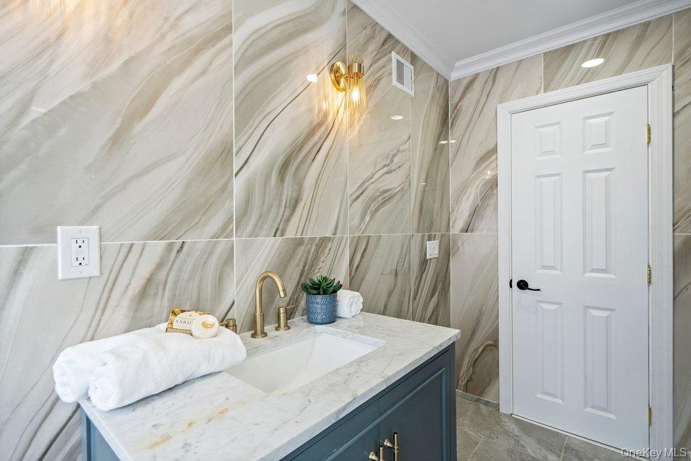 497 Woodbury Road, Cold Spring Harbor, NY 11724