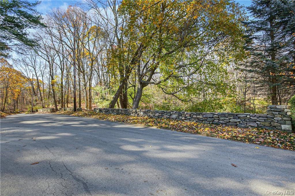 31 Sarles Street, Armonk, NY 10504