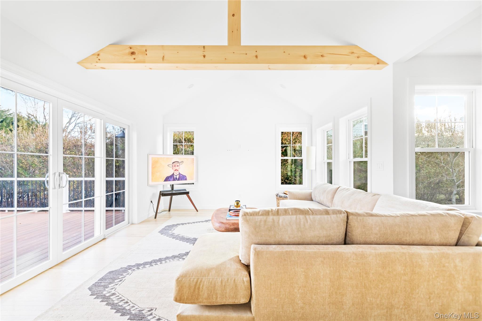 21 N Howells Point Road, Bellport Village, NY 11713