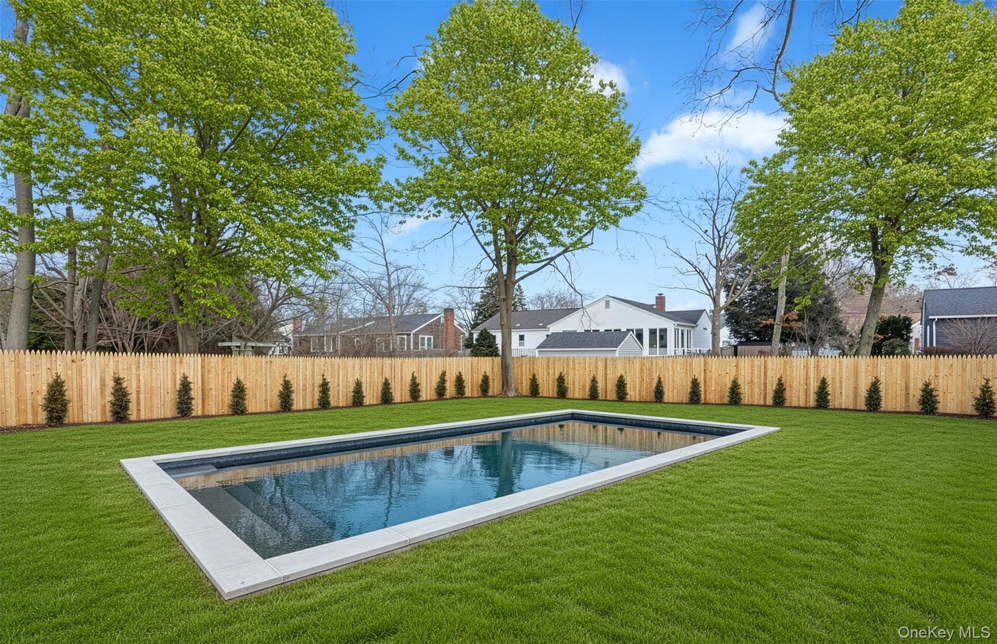 21 N Howells Point Road, Bellport Village, NY 11713