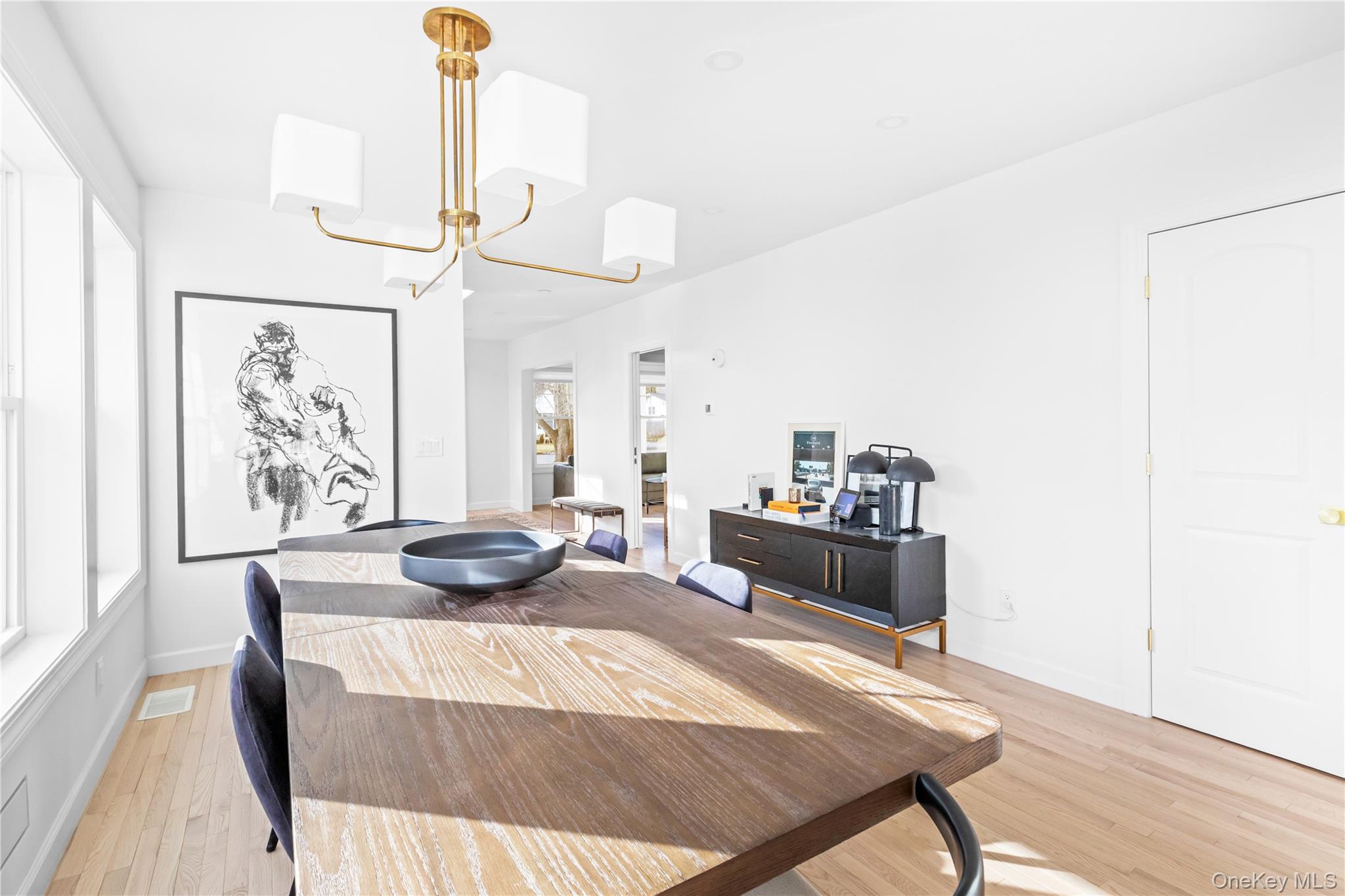 21 N Howells Point Road, Bellport Village, NY 11713