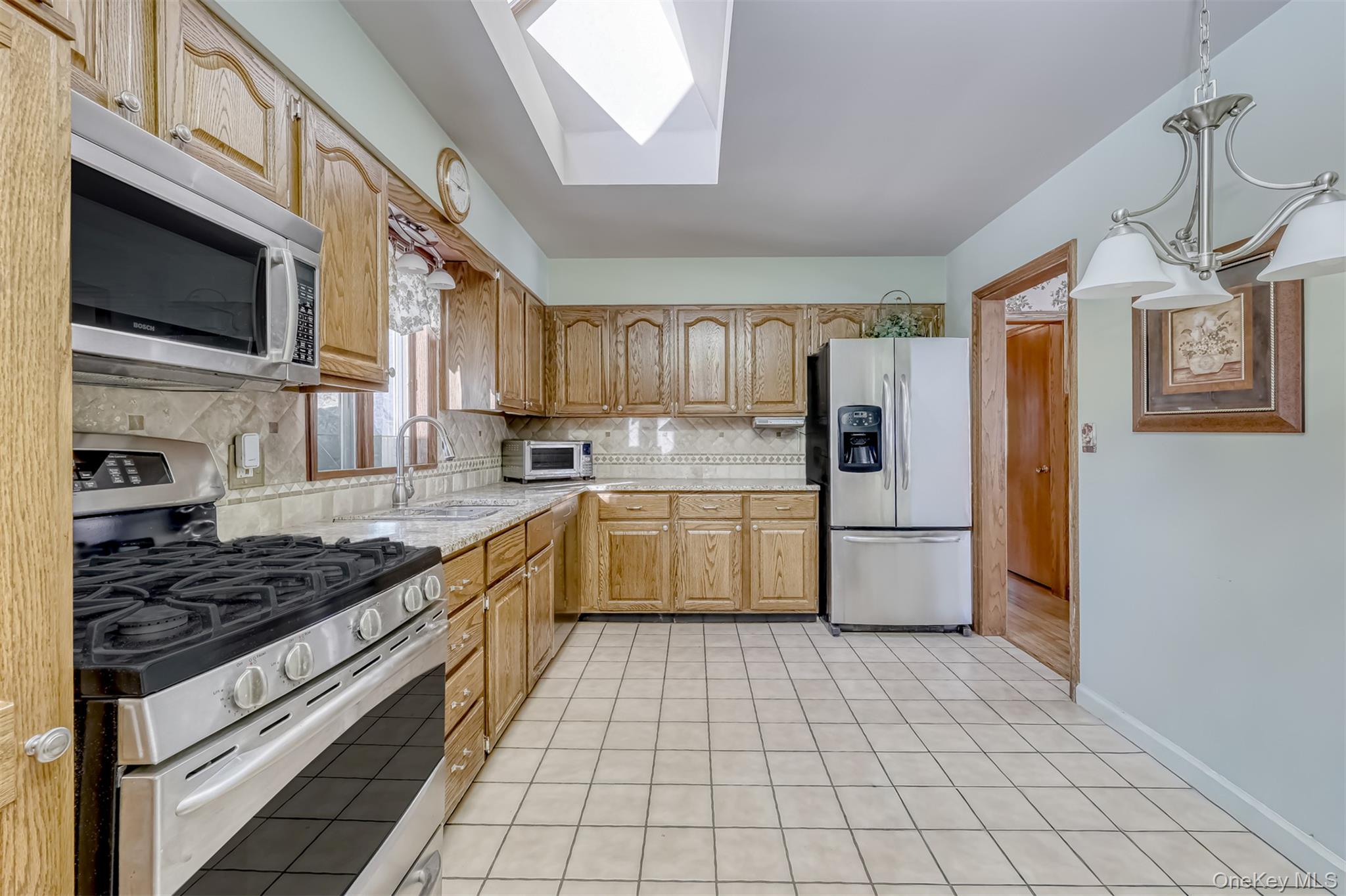 16 Highview Avenue, Airmont, NY 10901