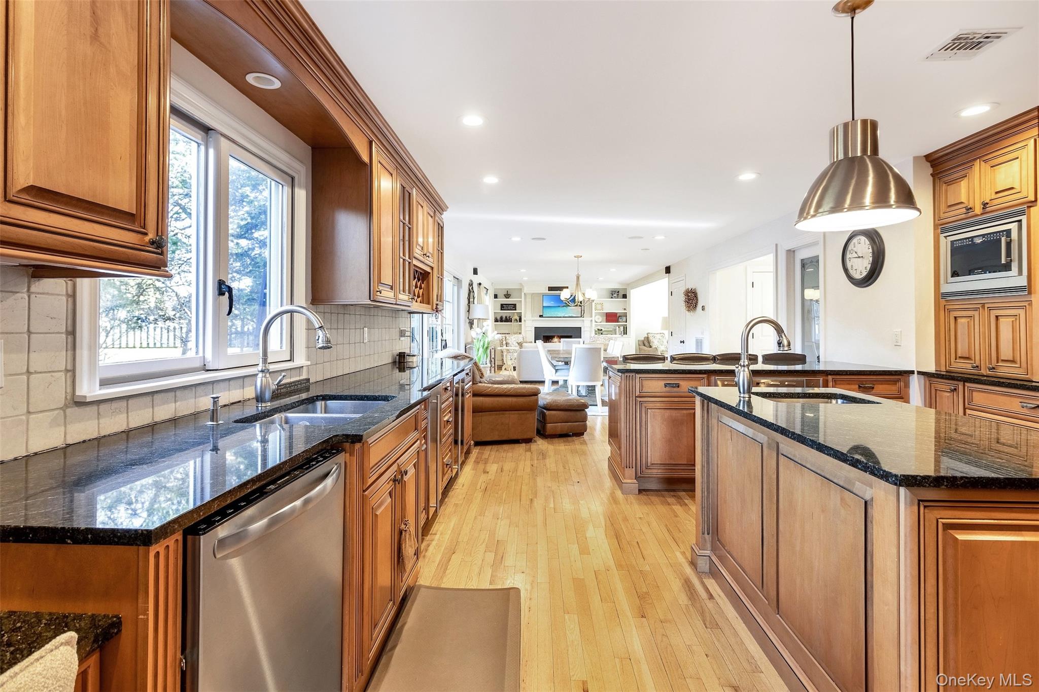 435 Luptons Point Road, Mattituck, NY 11952