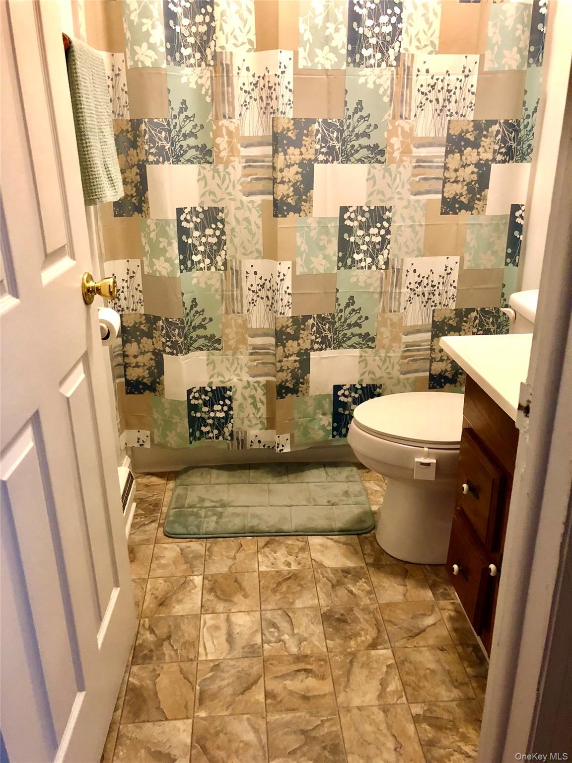 382 County Route 22 # 1, Middletown, NY 10940