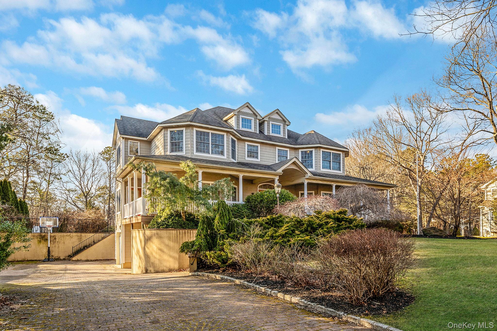 44 E Margin Road, Ridge, NY 11961