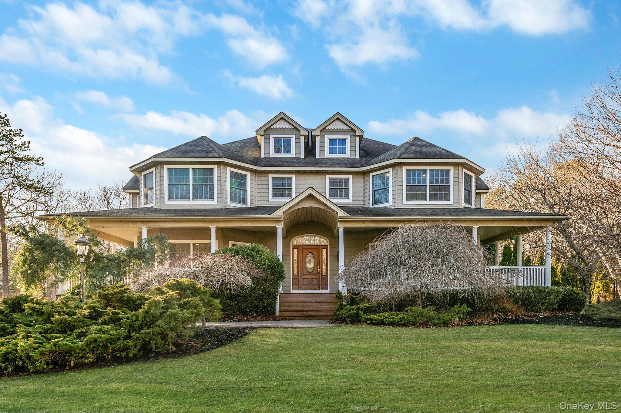 44 E Margin Road, Ridge, NY 11961