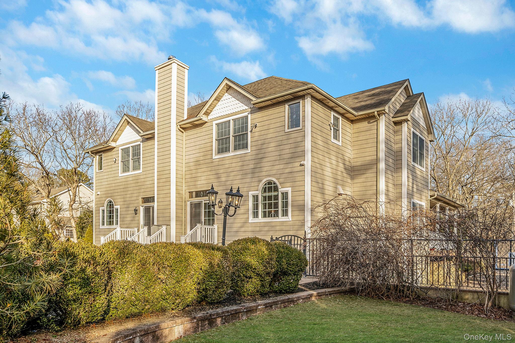 44 E Margin Road, Ridge, NY 11961