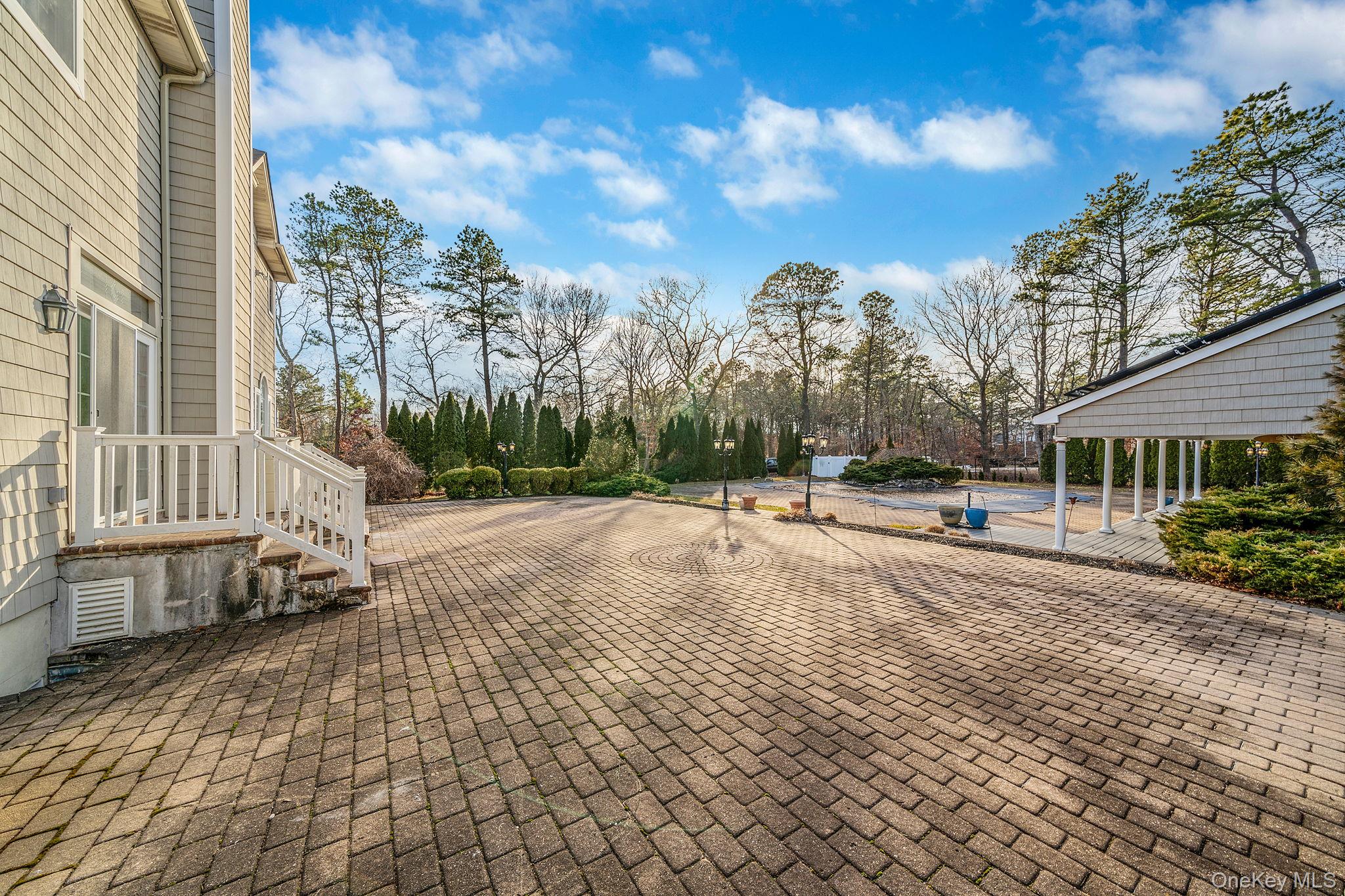 44 E Margin Road, Ridge, NY 11961