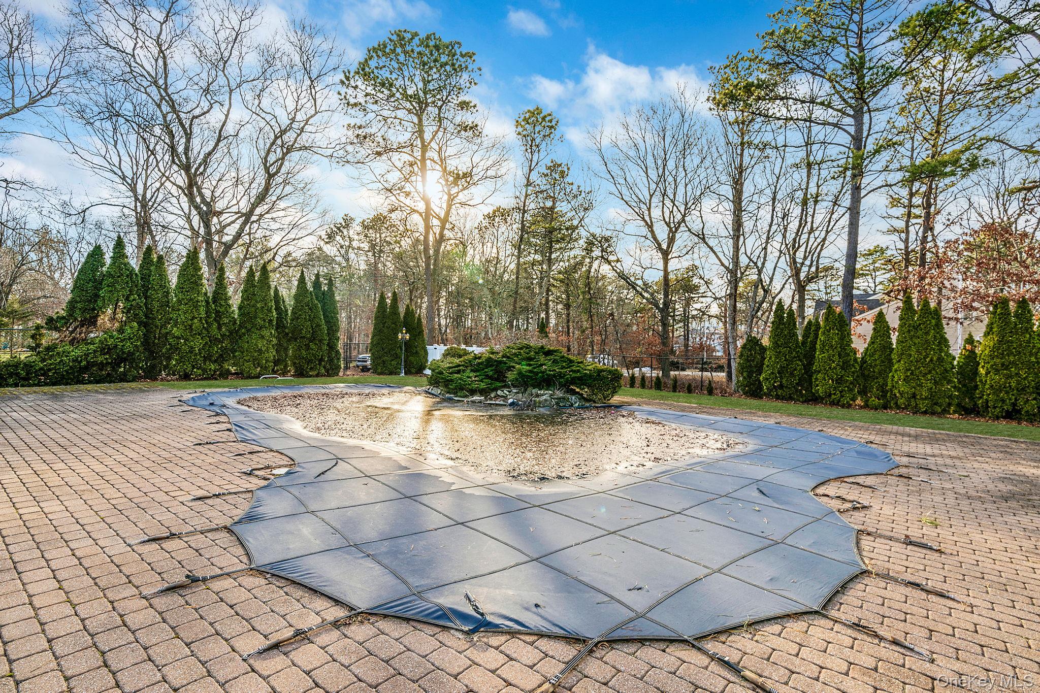 44 E Margin Road, Ridge, NY 11961