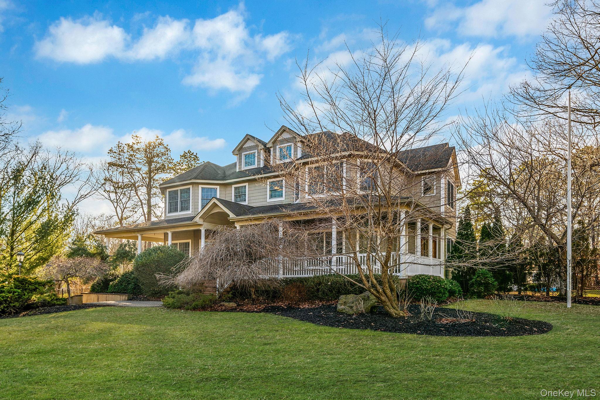 44 E Margin Road, Ridge, NY 11961