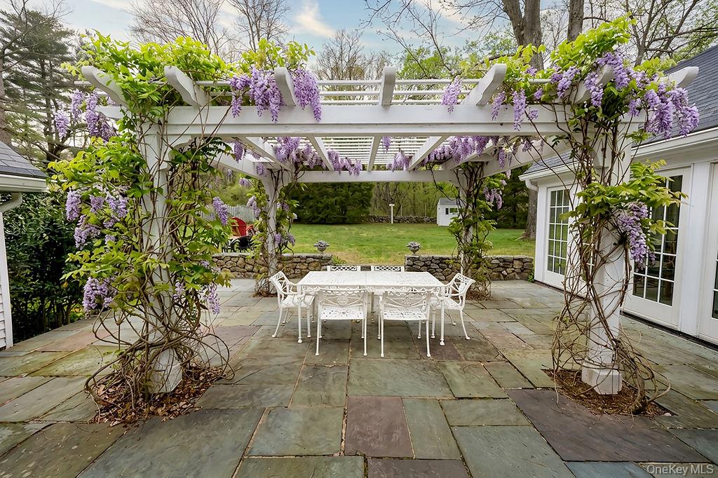 8 Nancys Lane, Pound Ridge, NY 10576