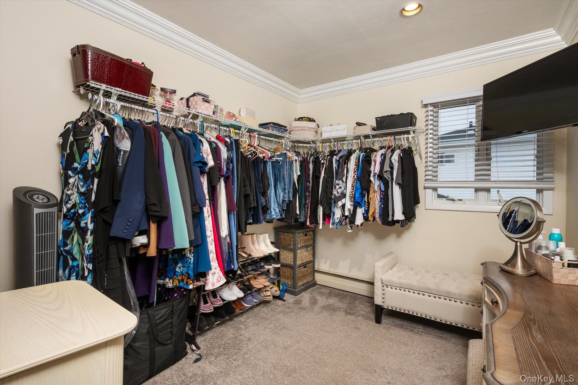 525 Roosevelt Avenue, Massapequa Park, NY 11762