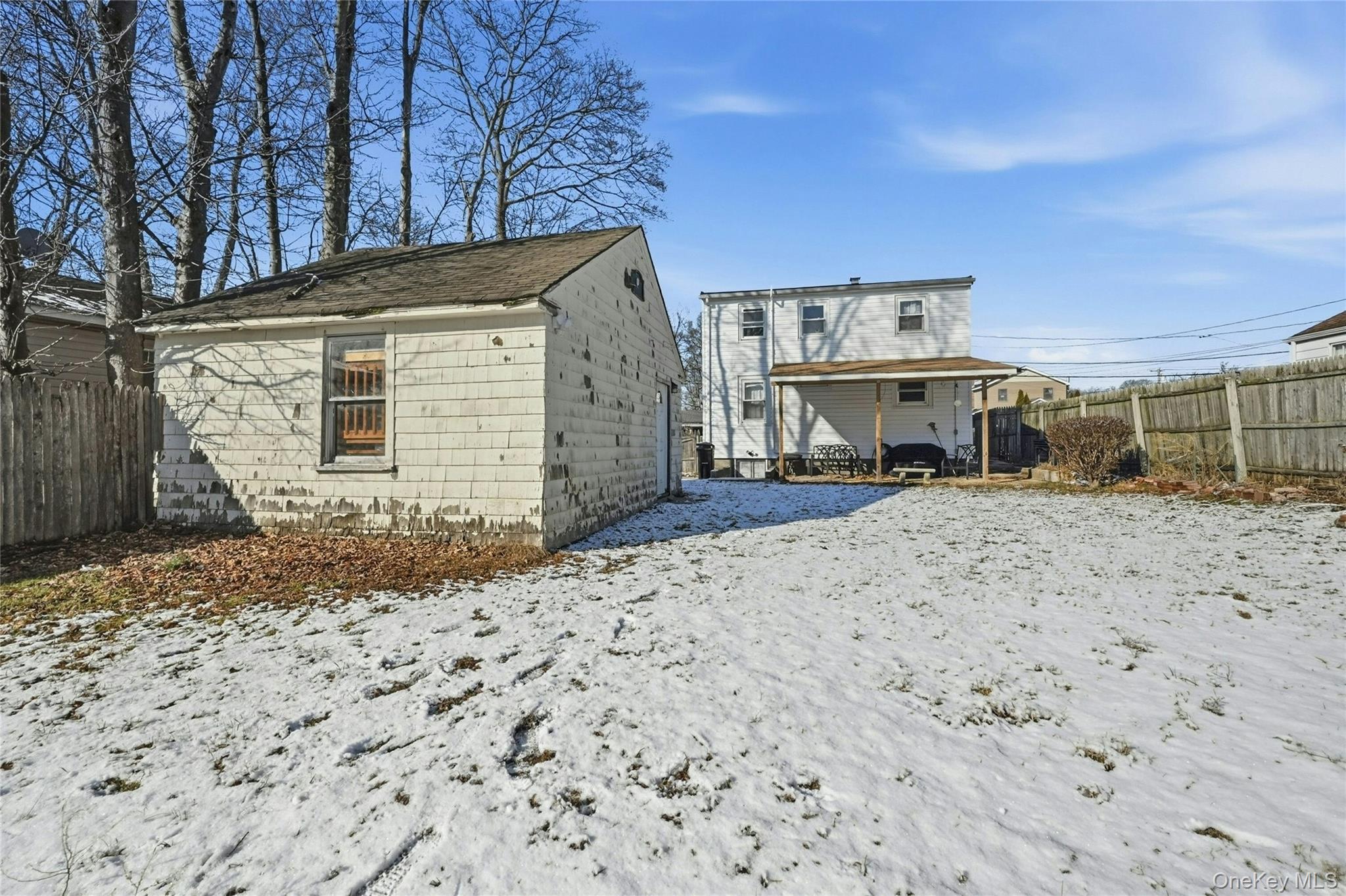 12 Charles Street, Bay Shore, NY 11706