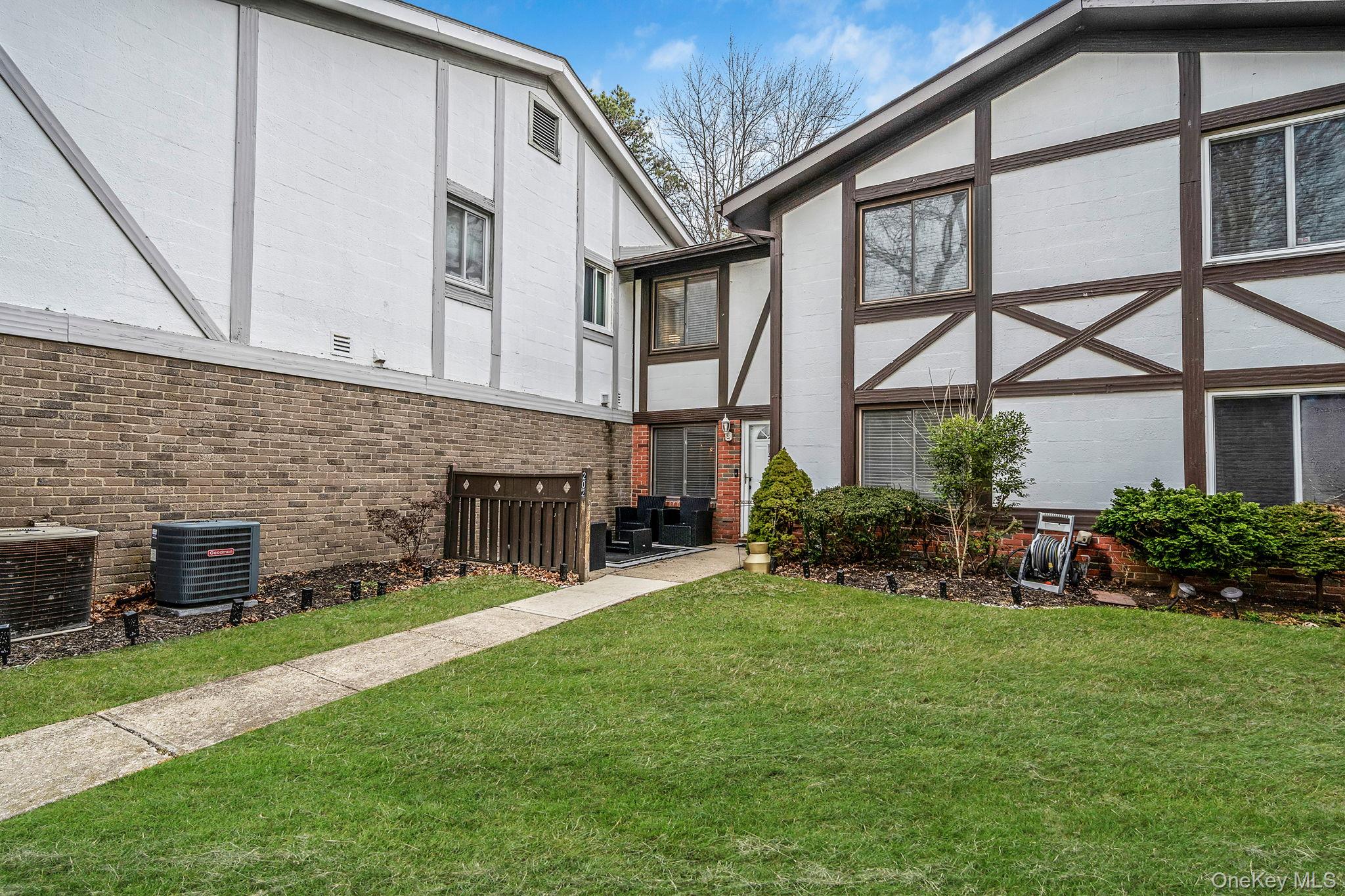 202 Birchwood Road, Medford, NY 11763