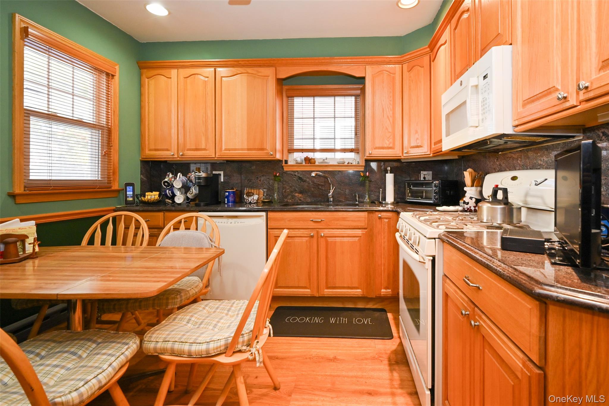 12513 6th Avenue, College Point, NY 11356