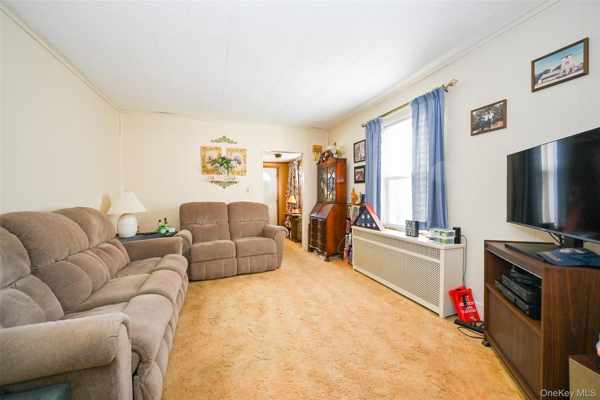 12513 6th Avenue, College Point, NY 11356