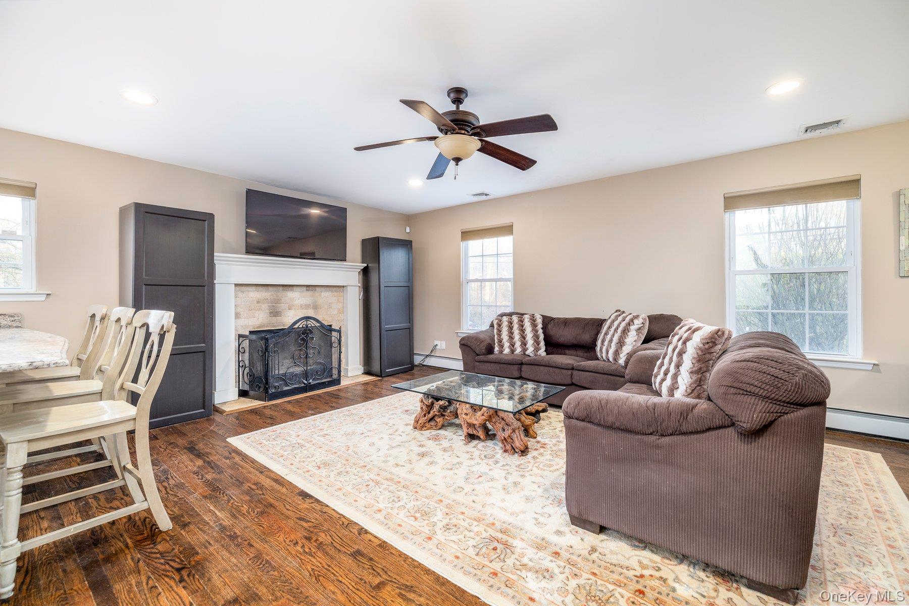 12 Summit Street, East Patchogue, NY 11772