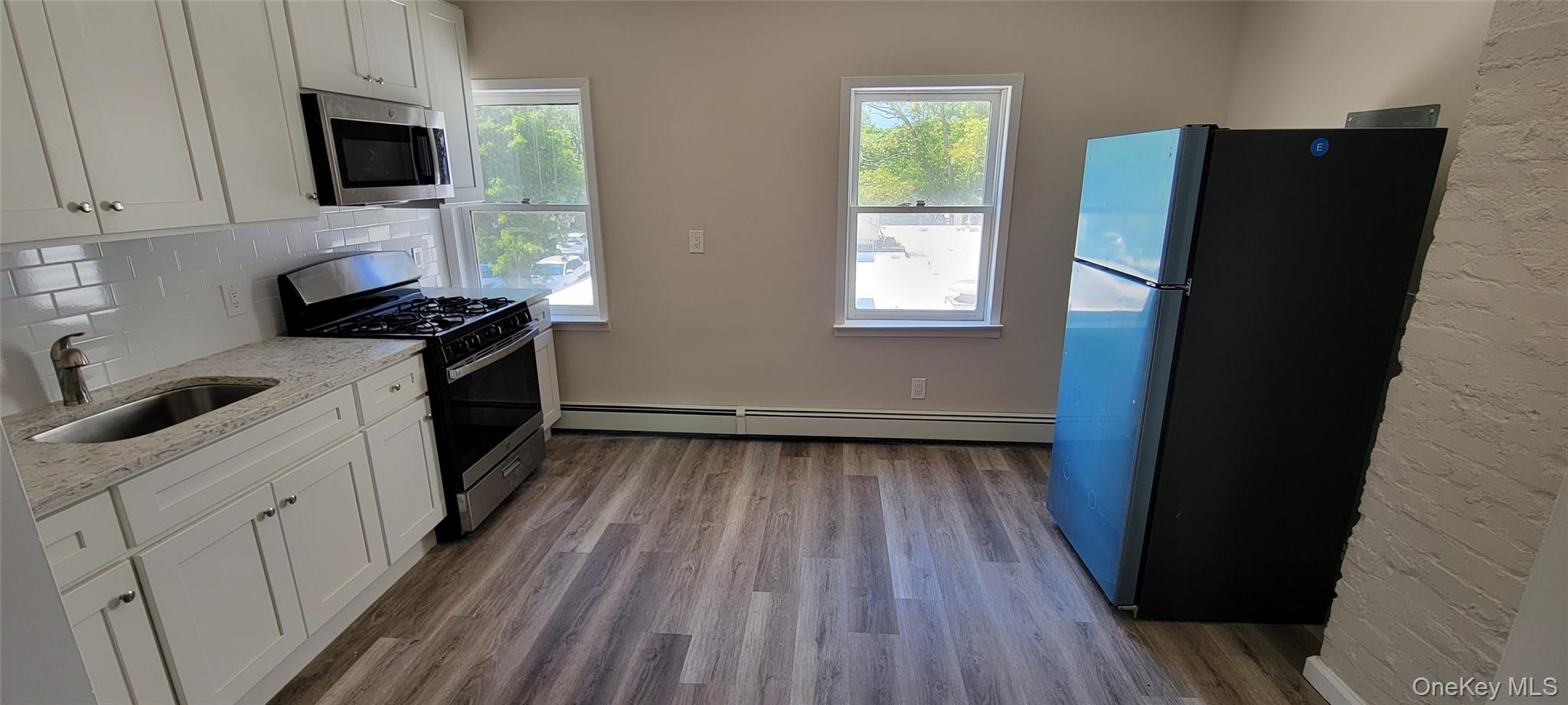 463-465 Main St # C, Islip, NY 11751