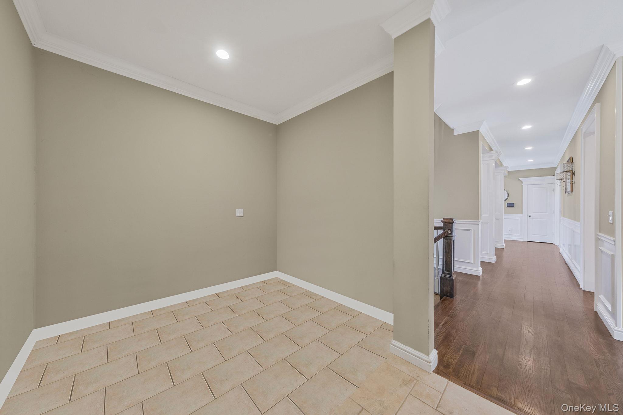 30 Hampton Drive, Center Moriches, NY 11934