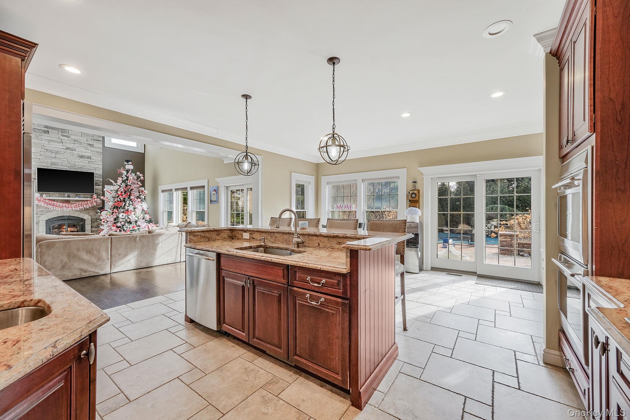 30 Hampton Drive, Center Moriches, NY 11934