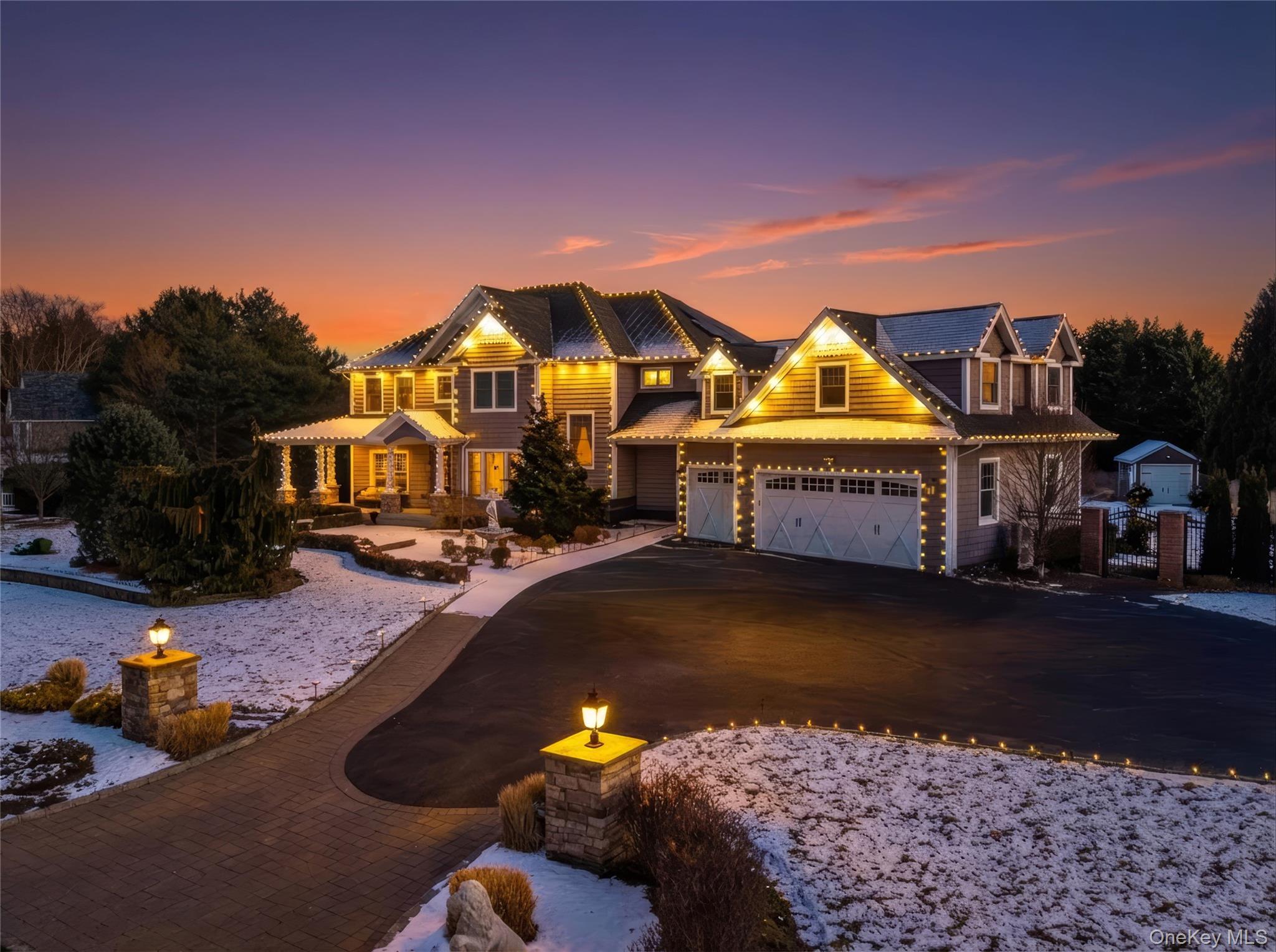 30 Hampton Drive, Center Moriches, NY 11934