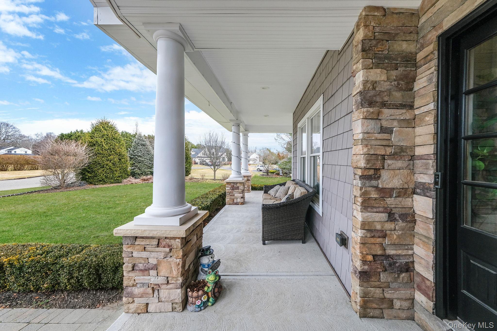 30 Hampton Drive, Center Moriches, NY 11934