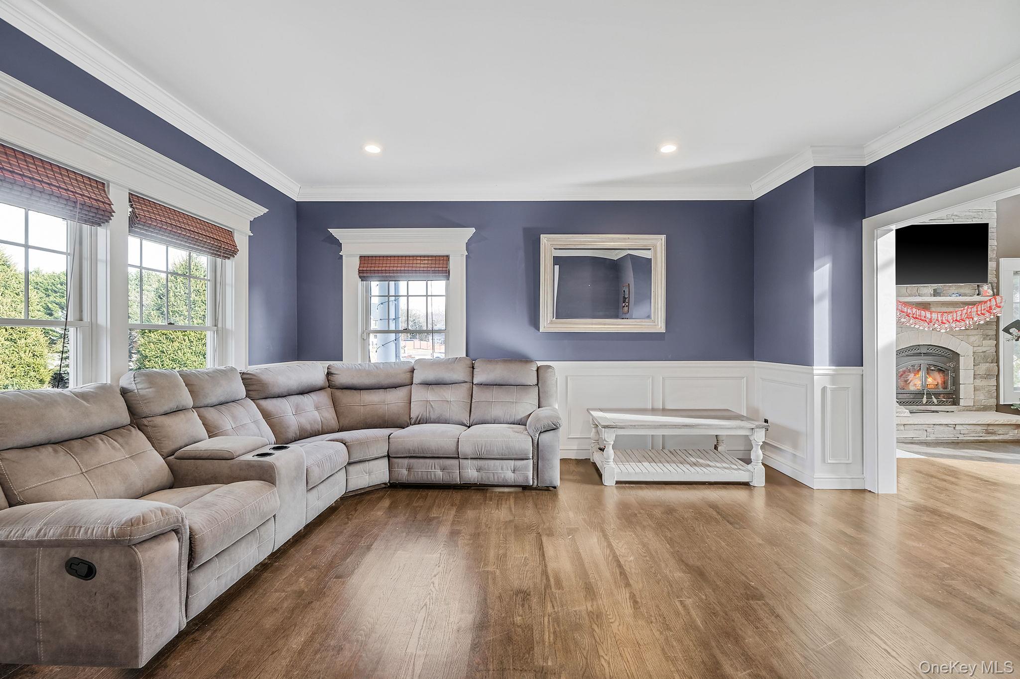 30 Hampton Drive, Center Moriches, NY 11934