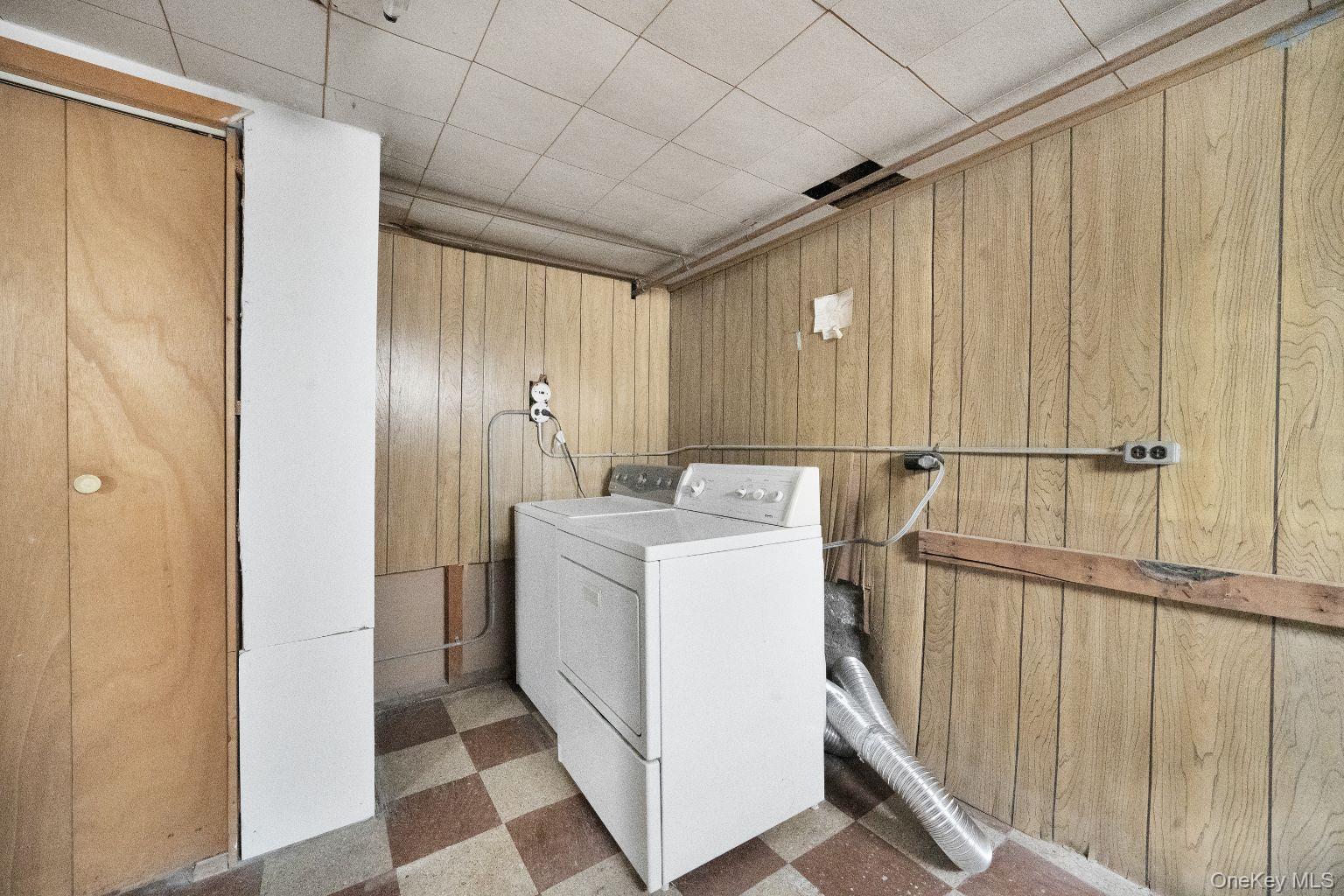 450 Rhodes Lane, West Hempstead, NY 11552