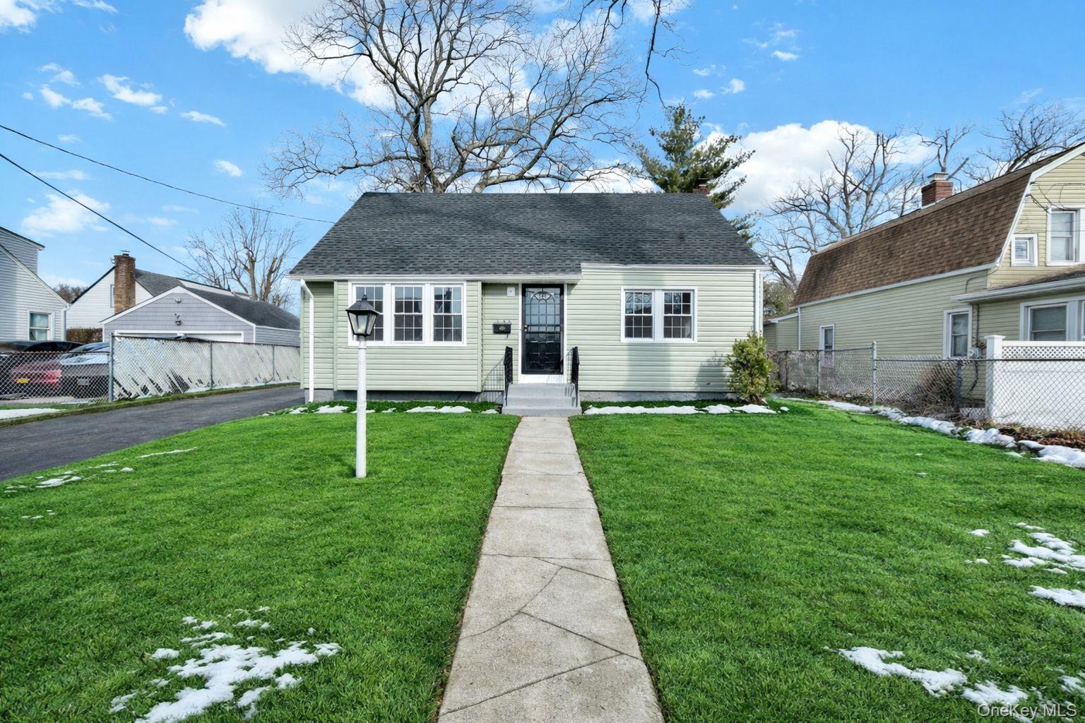 450 Rhodes Lane, West Hempstead, NY 11552