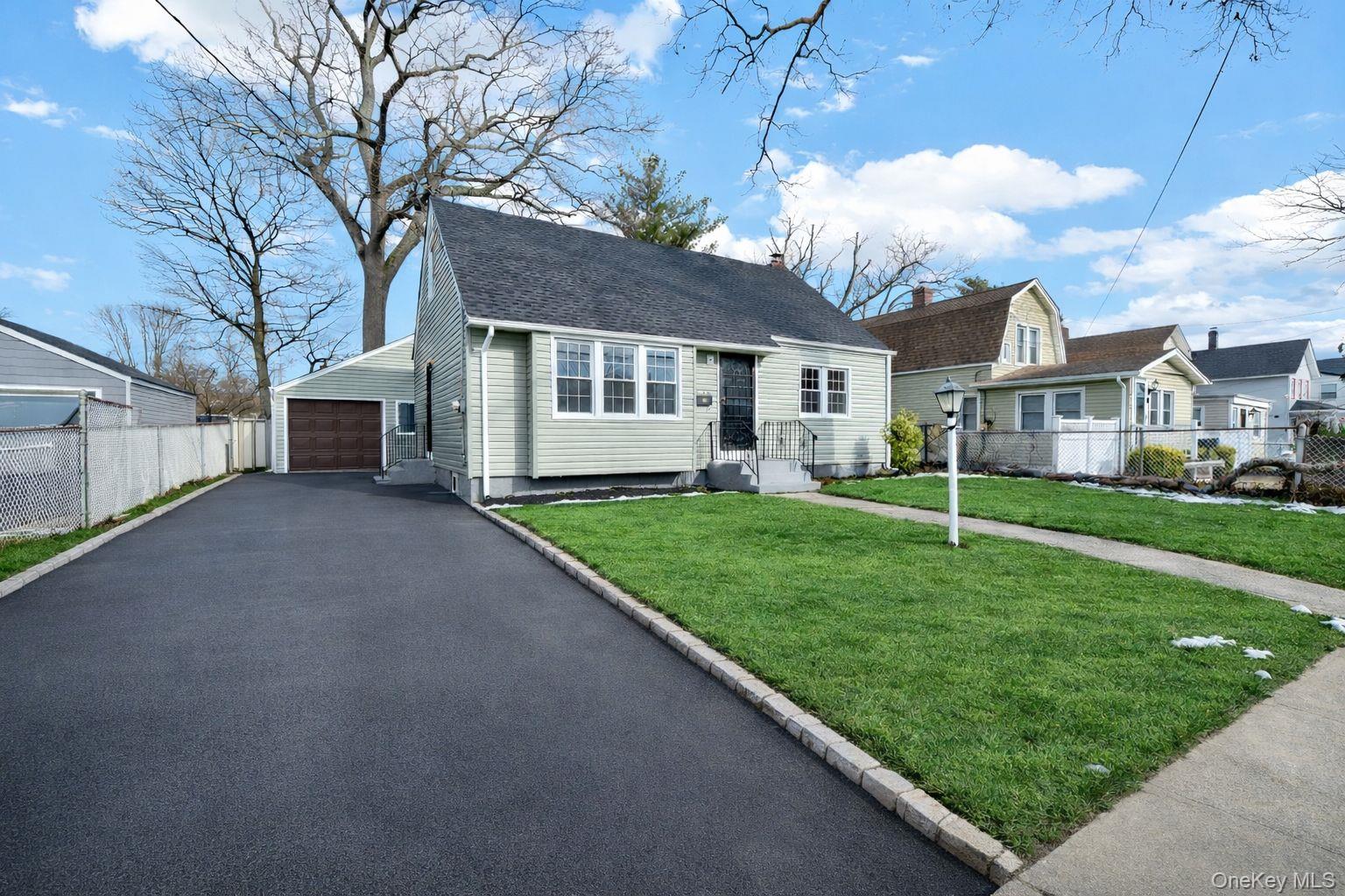 450 Rhodes Lane, West Hempstead, NY 11552