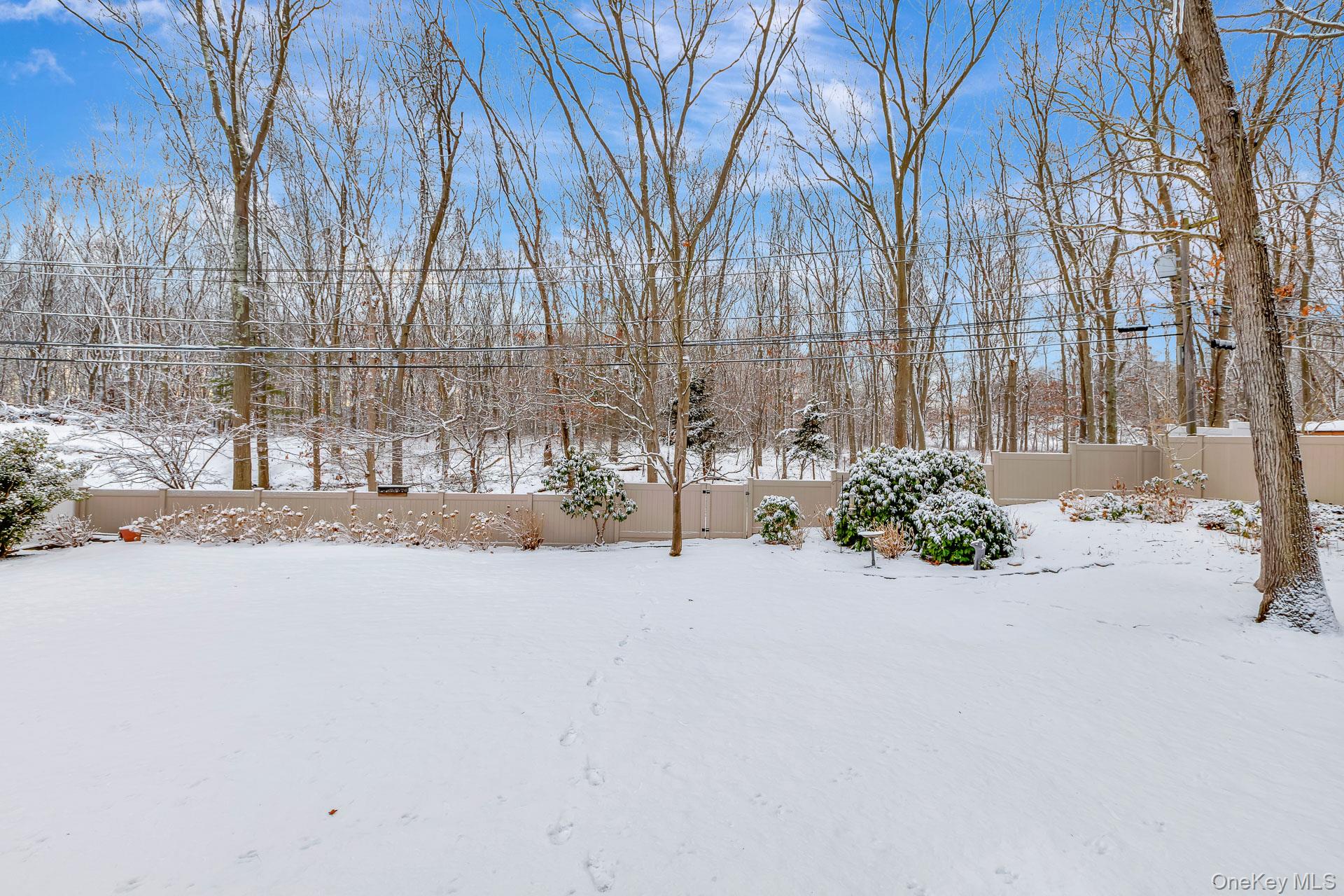 25 Sheryl Crescent, Smithtown, NY 11787