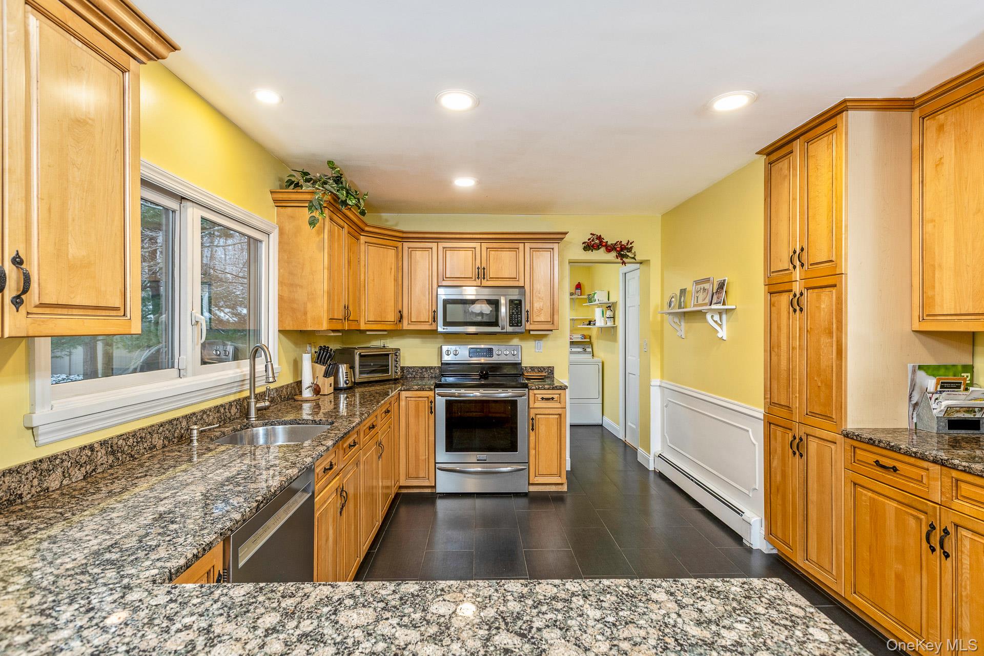 25 Sheryl Crescent, Smithtown, NY 11787