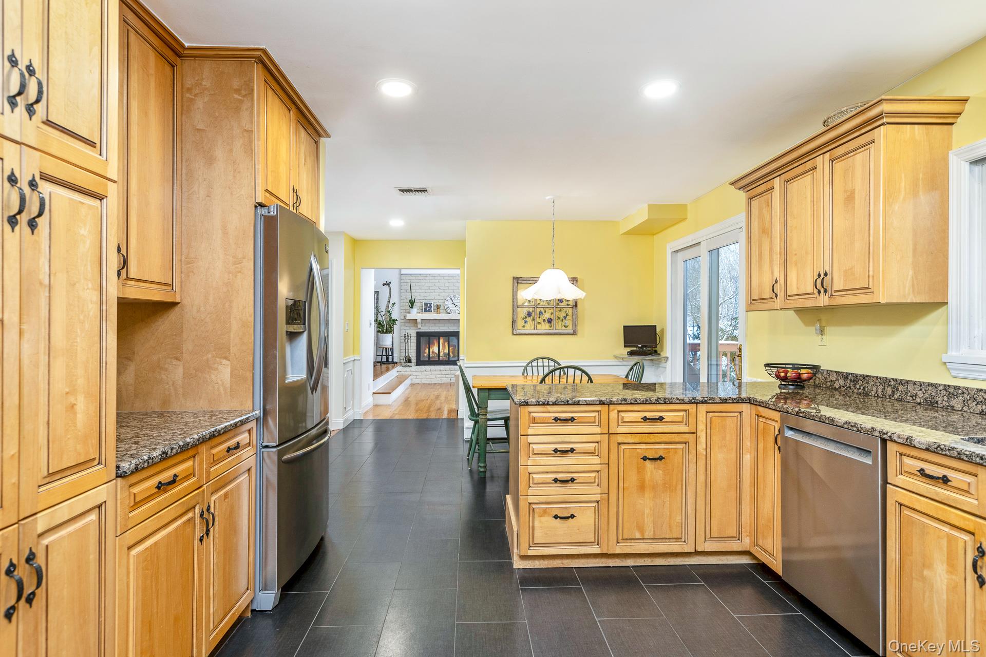 25 Sheryl Crescent, Smithtown, NY 11787