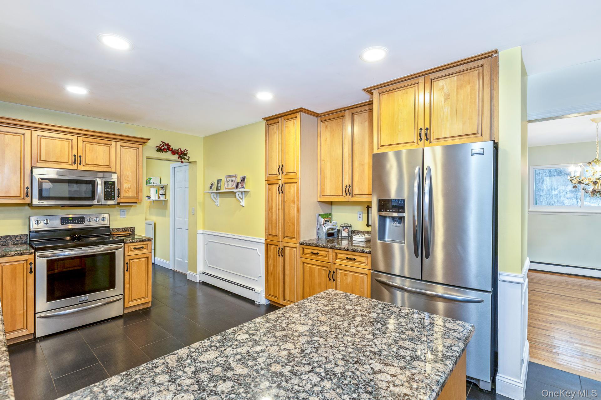 25 Sheryl Crescent, Smithtown, NY 11787