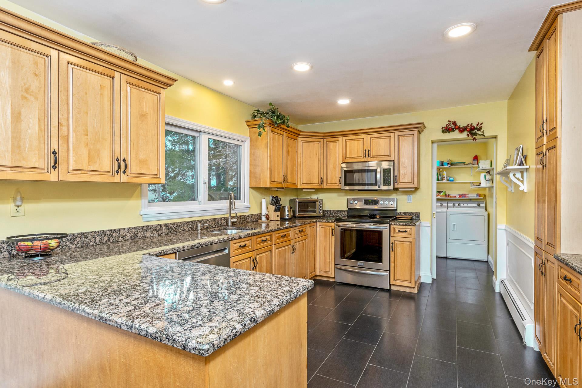 25 Sheryl Crescent, Smithtown, NY 11787