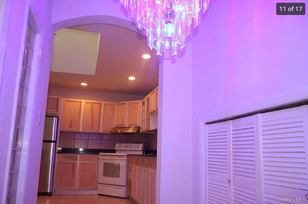 86 LAKE PROMENADE, Ronkonkoma, NY 11779