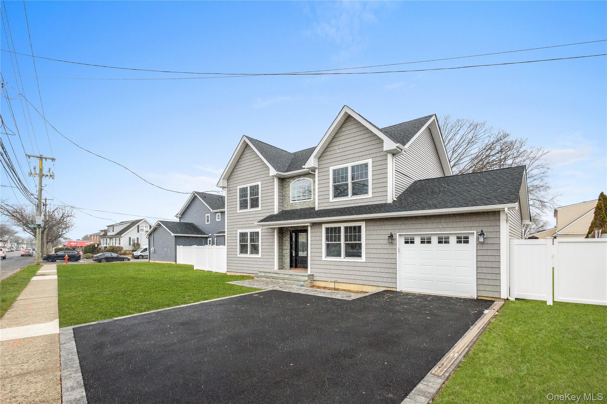 961 N. Broadway, Massapequa, NY 11758